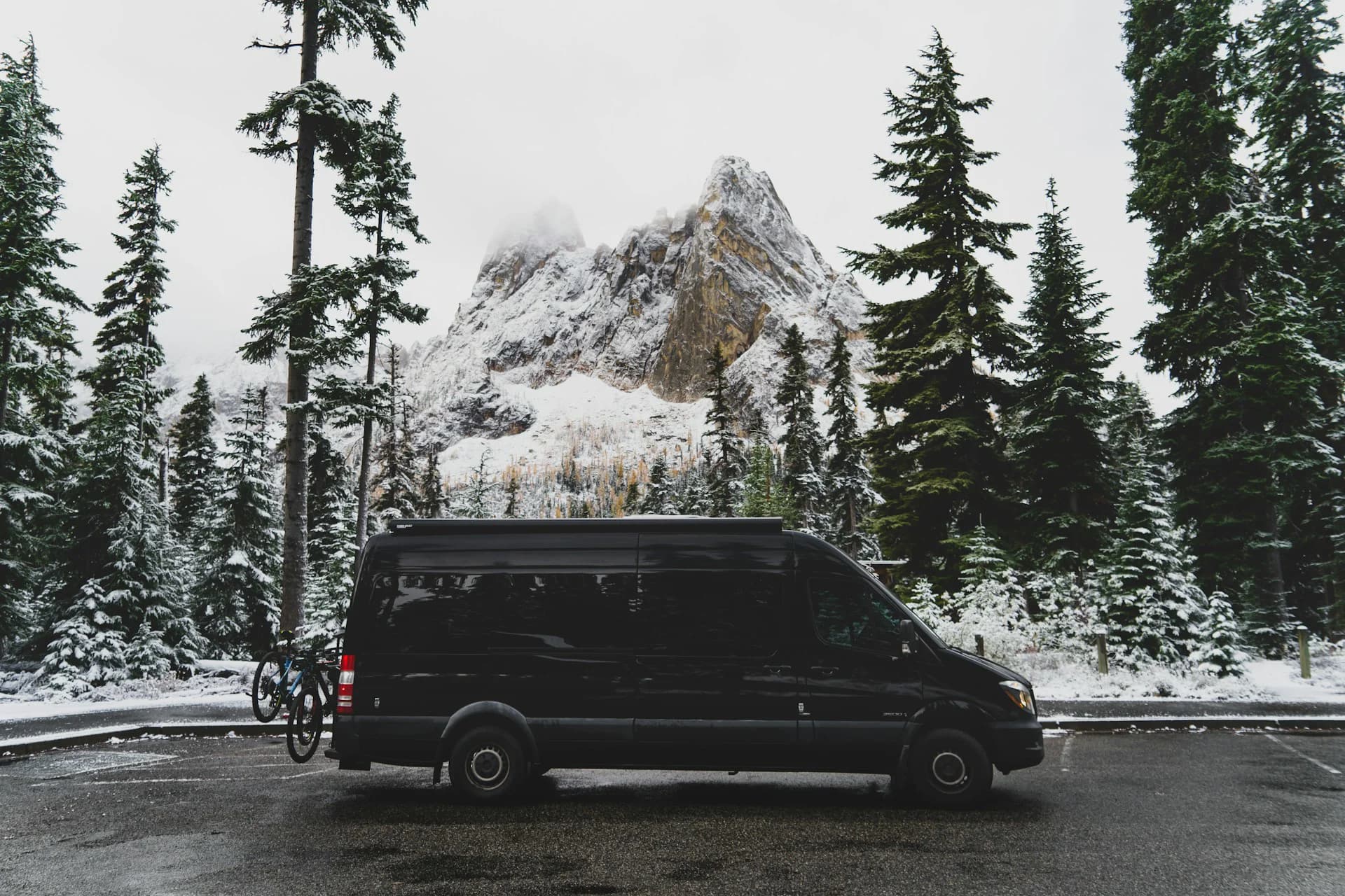 When to Book Your Alpine Airport Transfer — Lead Times That Matter